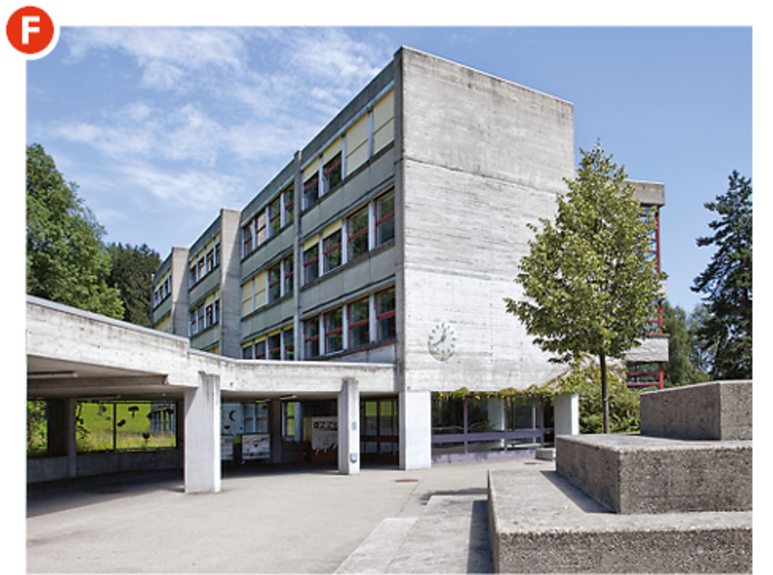 <p><strong>    Oberstufenschulhaus Zil</strong><br />    Zilstrasse 61 <br />    CH-9016 St.Gallen</p>