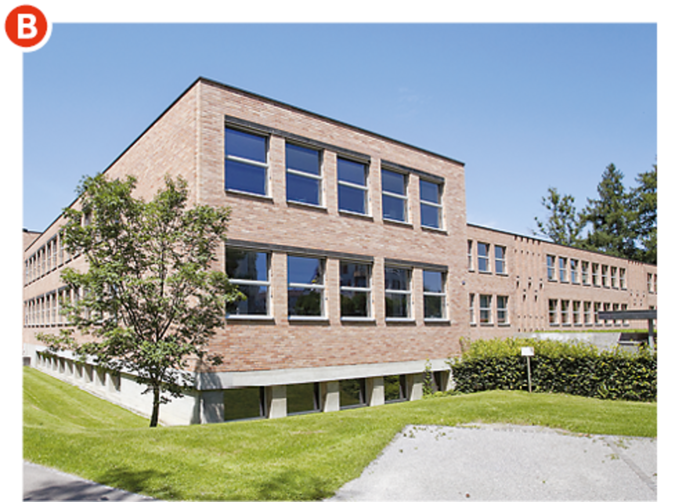 <p><strong>    Oberstufenschulhaus Schönau</strong> <br />    Schönaustrasse 82 <br />    CH-9000 St.Gallen</p>
