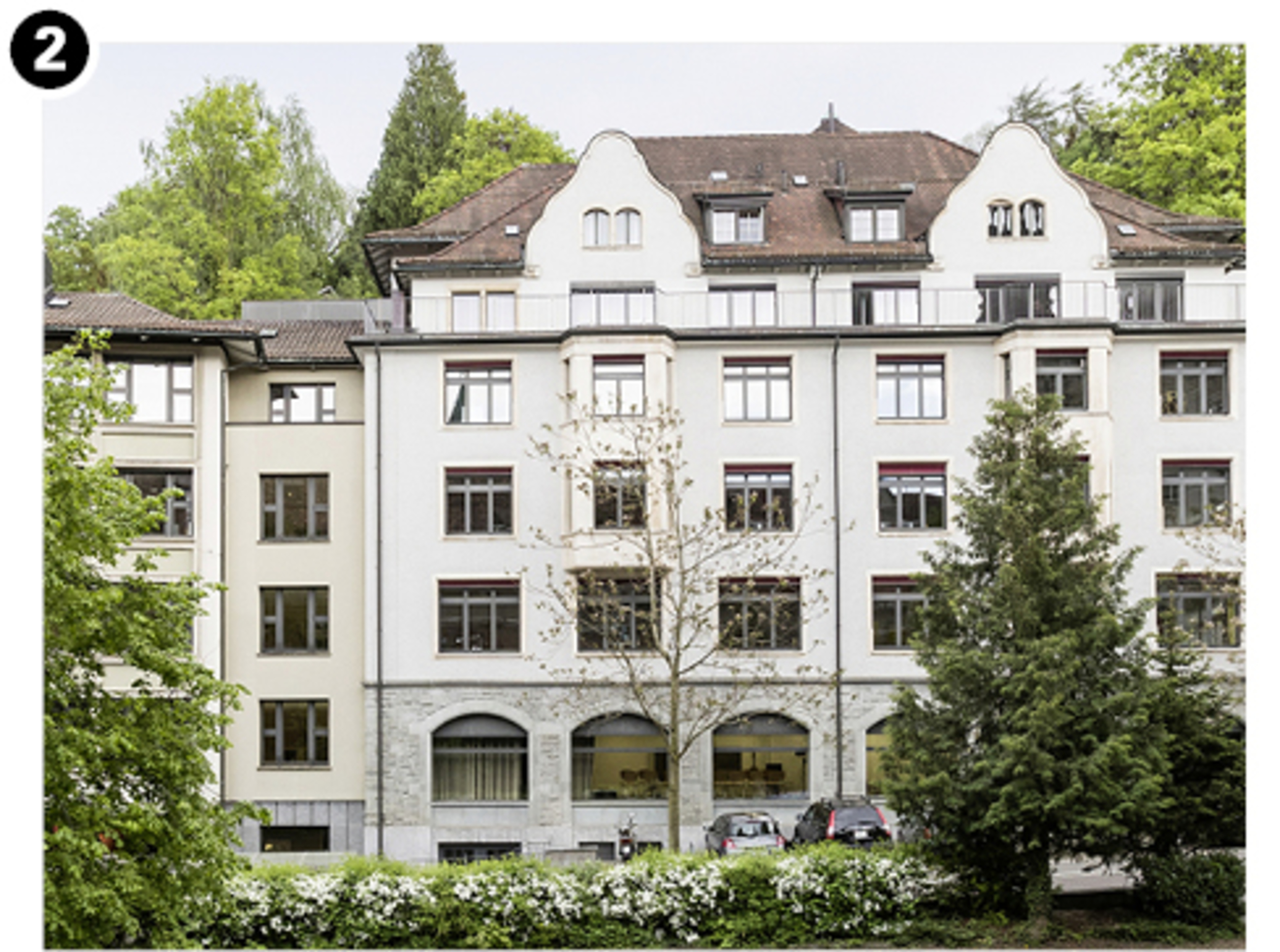 <p><strong>   flade Gallusschulhaus <br />   Mädchenschule</strong> <br />   Moosbruggstrasse 21 <br />   CH-9000 St.Gallen</p>